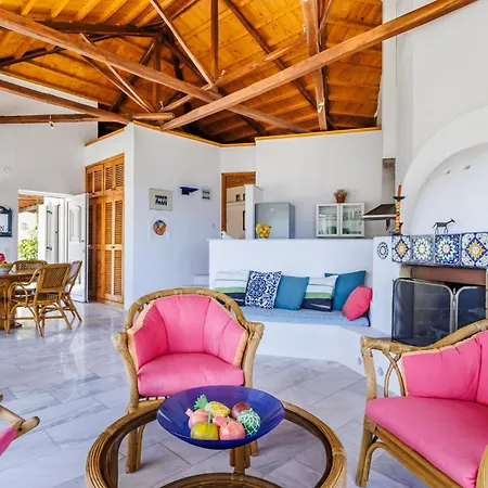 La Paloma - Mediterranean Charm & Sea Views